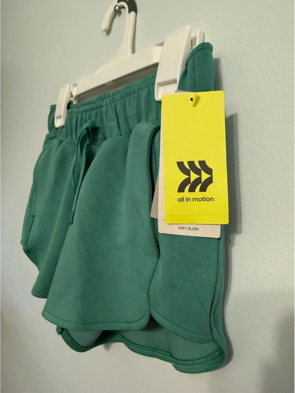 All in Motion Girls M(8) Airy Sleek Green Mid Rise Shorts